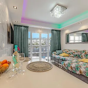 https://beautiful-deluxe-apartment-sun-and-sea.in-canary-islands.com